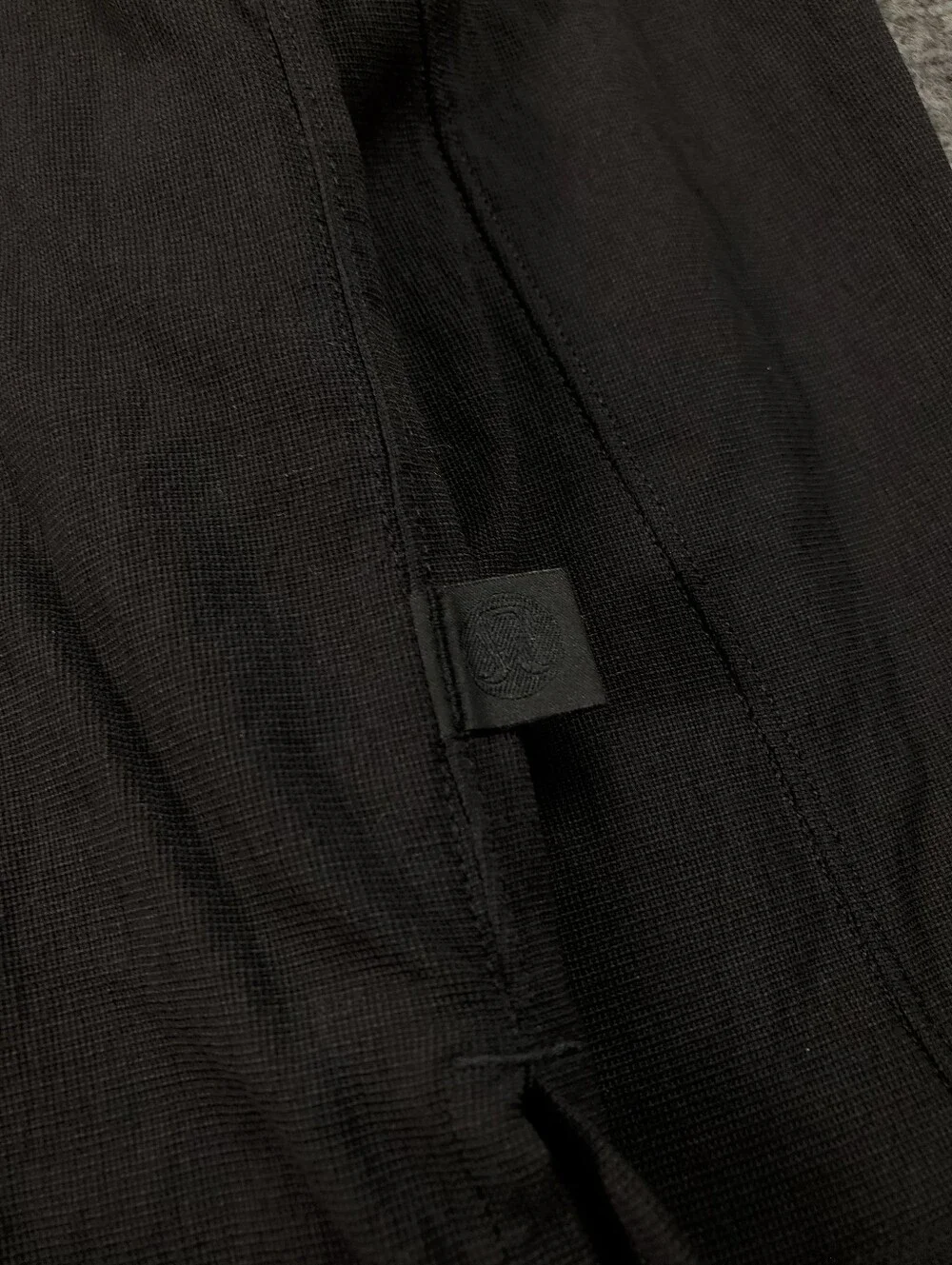 Lululemon Relaxed Fit Button Up Shirt Mens XL Sweat Wicking Performance Stretch